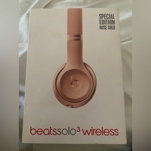 Beats by Dr. Dre- beats solo 3 wireless Rose Gold